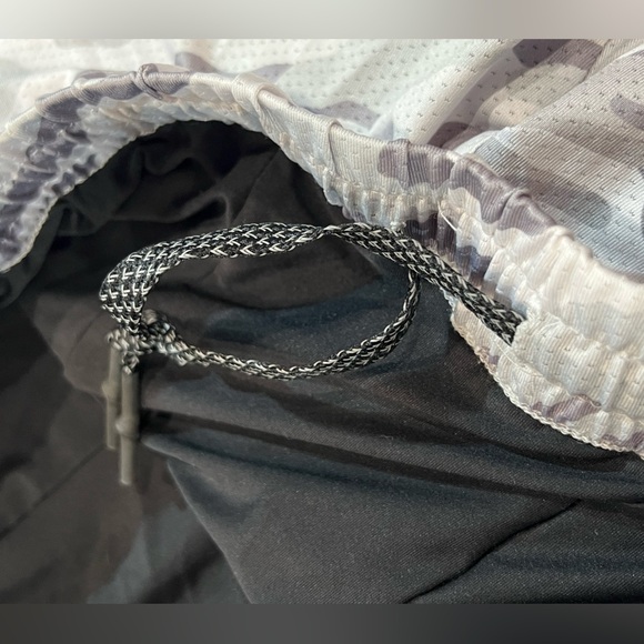 YoungLA XXL Active Lined Compression Shorts Digital Camo Basketball Sport EUC - Picture 6 of 10